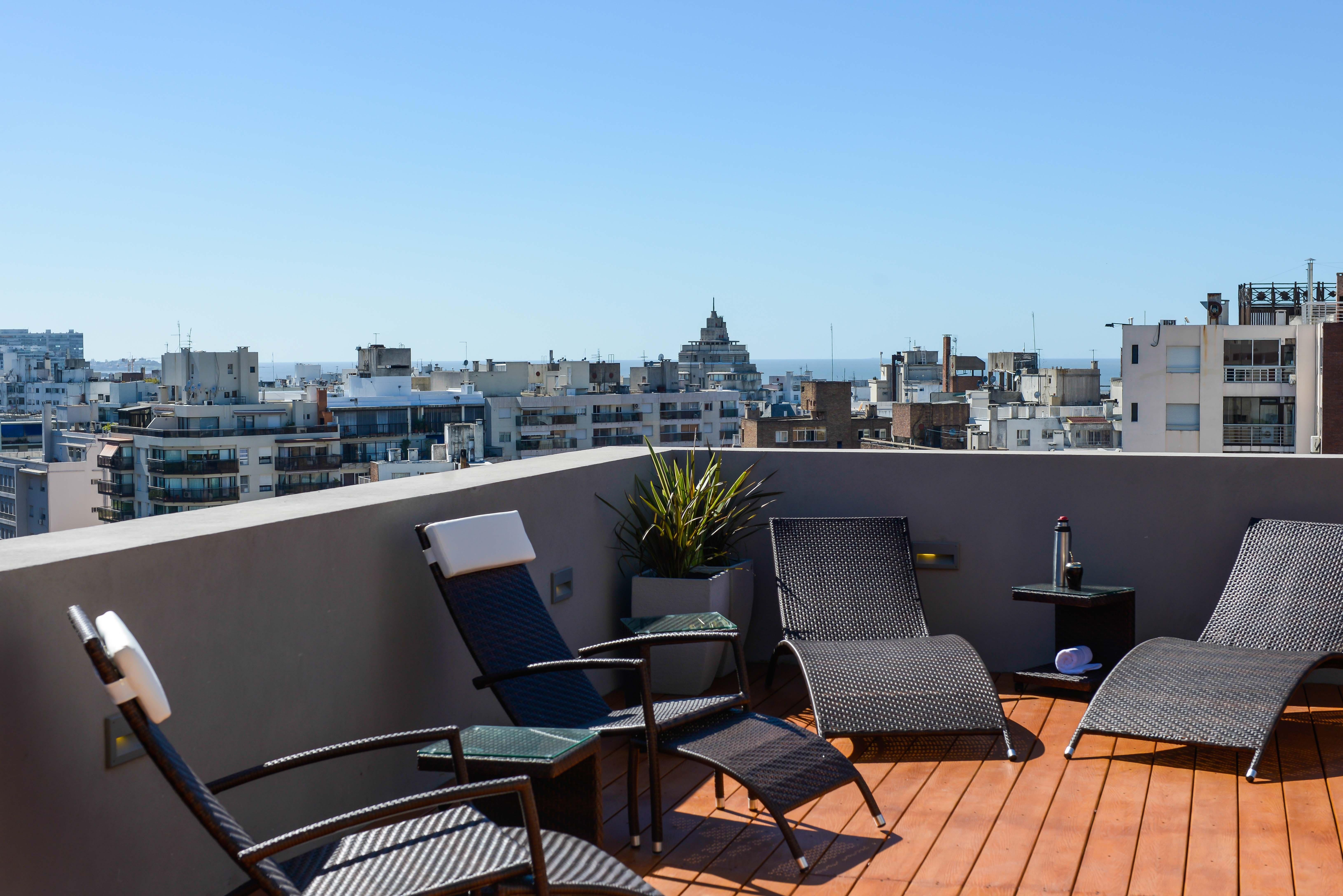 Merit Montevideo Apart & Suites Exterior photo