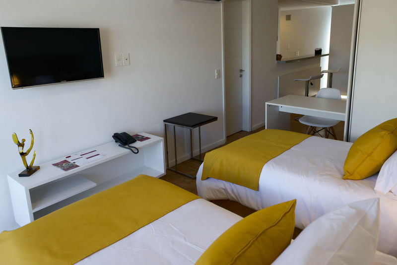 Merit Montevideo Apart & Suites Exterior photo